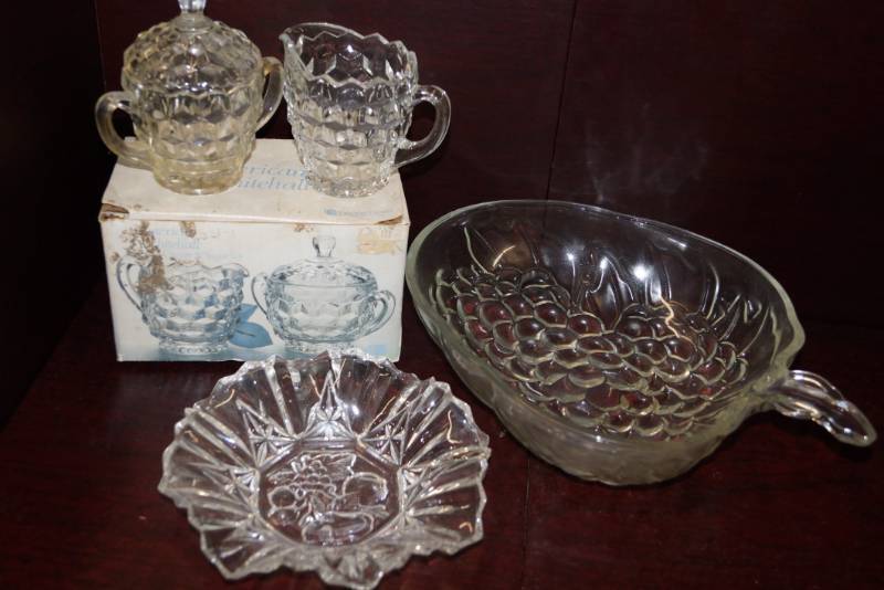 lot 100 image: American Whitehall & Fruit Design Glassware