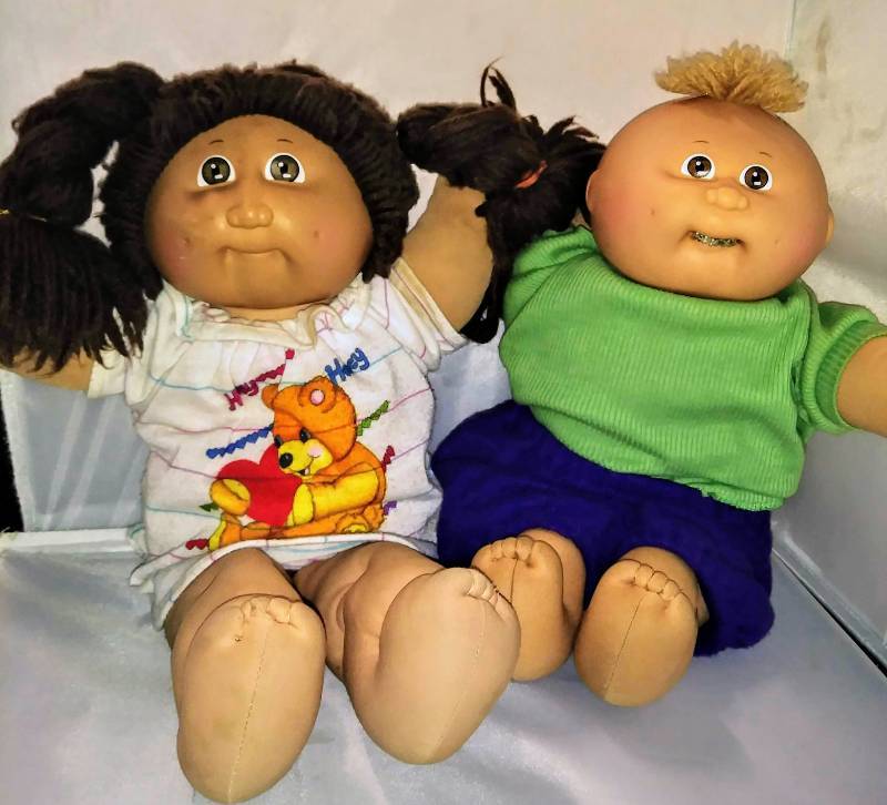 lot 475 image: 2 Vintage 1980s Cabbage Patch Kids One has Braces