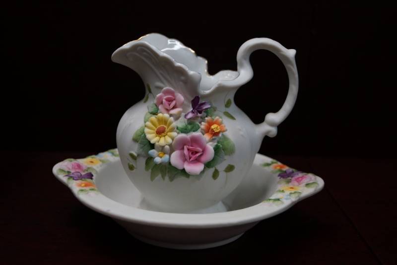 lot 119 image: Vintage Lefon White Bone China, Pitcher and Bowl