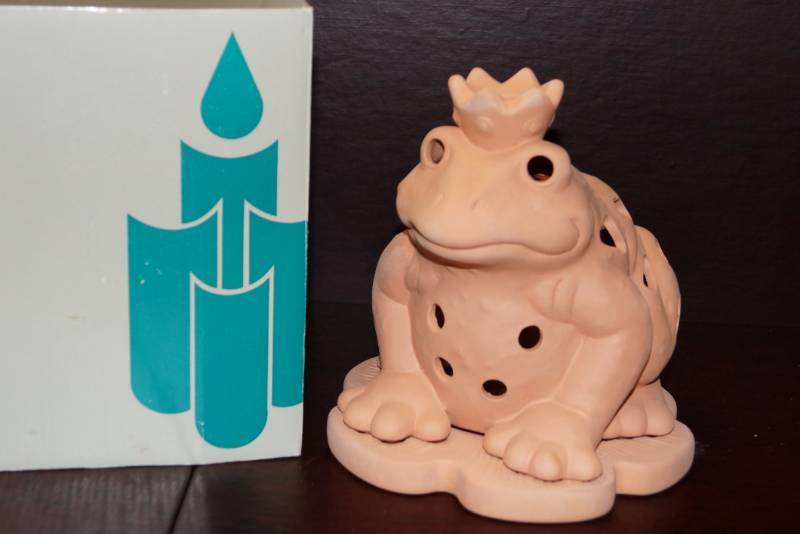 lot 133 image: PartyLite  Retired Terra Cotta Candle Holder FROG PRINCE NIB