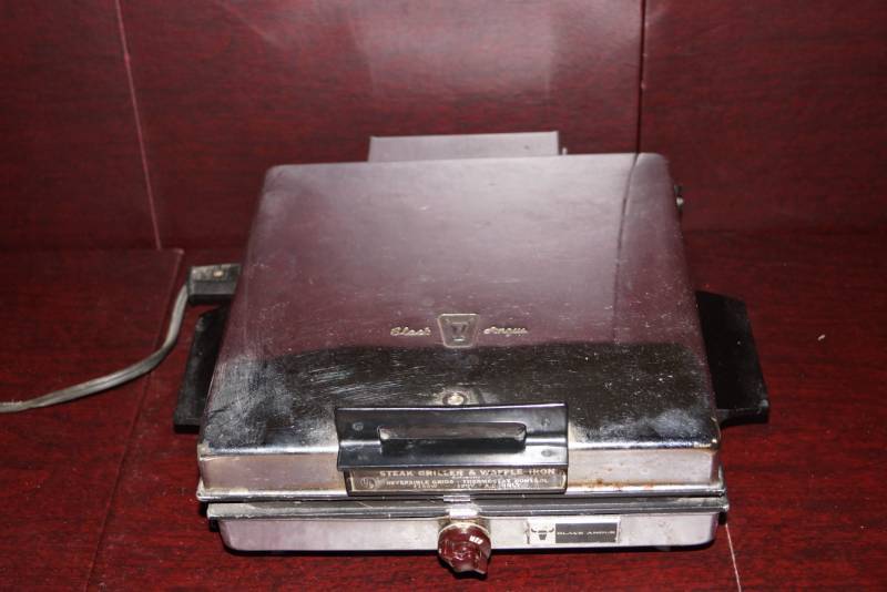 lot 161 image: Black Angus Waffle Maker Iron Sandwich Grill Griddle Series 960