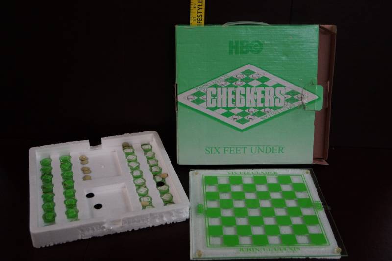 lot 578 image: Collectors HBO Six Feet Under Glass Checkers