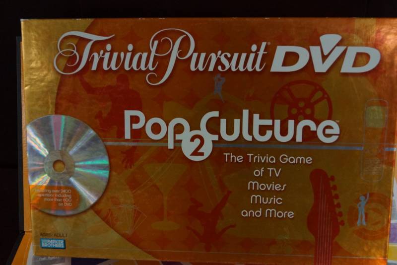 lot 583 image: Trivial Pursuit DVD  Pop Culture Game