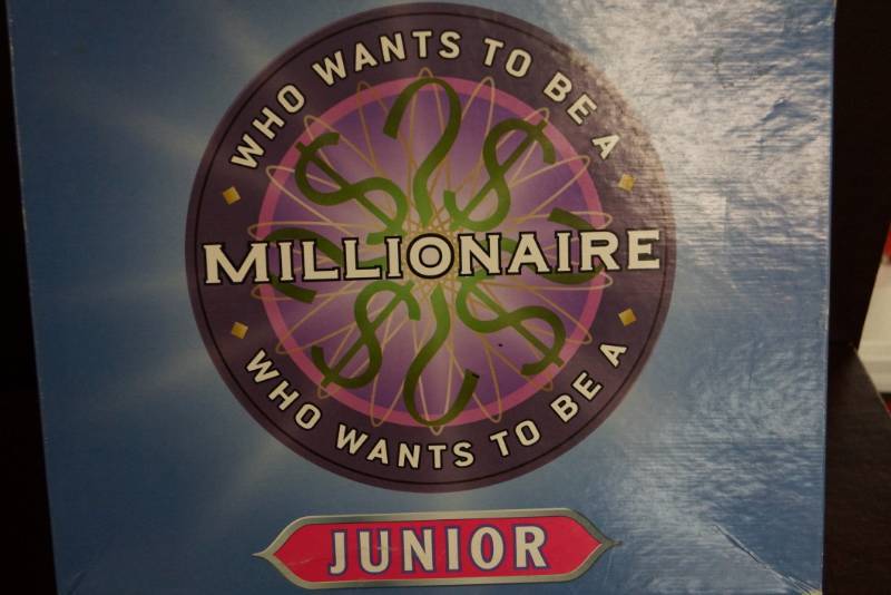 lot 588 image: Game  Who Wants to be A Millionaire  Junior Edition