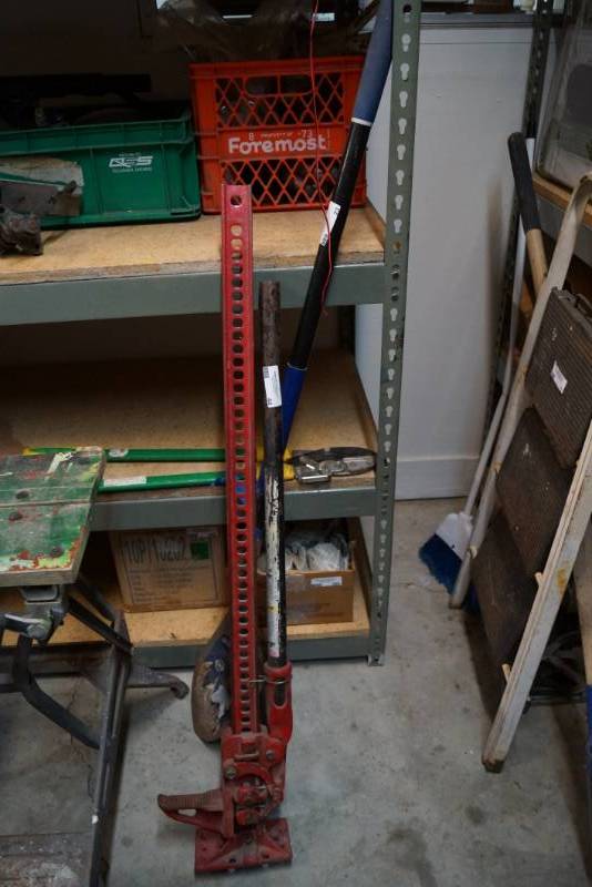 lot 44 image: Hi-Lift Model 485  4x4 or Farm Type Jack