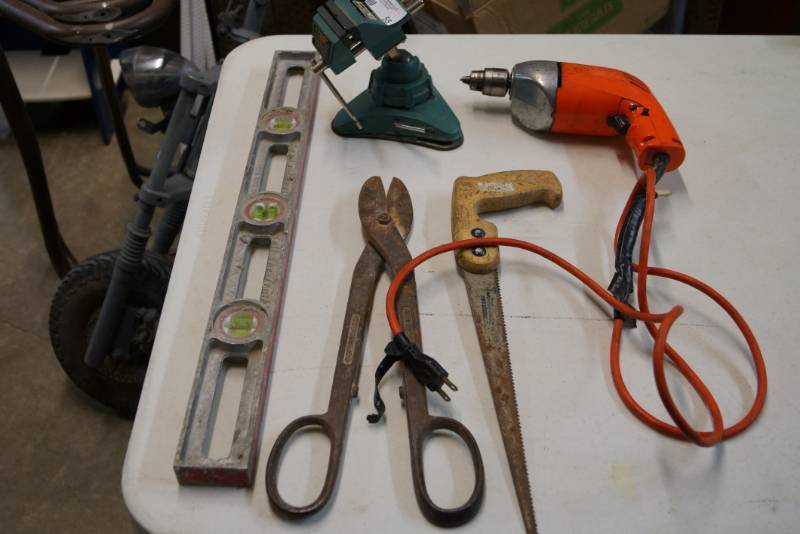 lot 55 image: Tool Lot- Drill- Vice-Shears- 5 Total Pieces