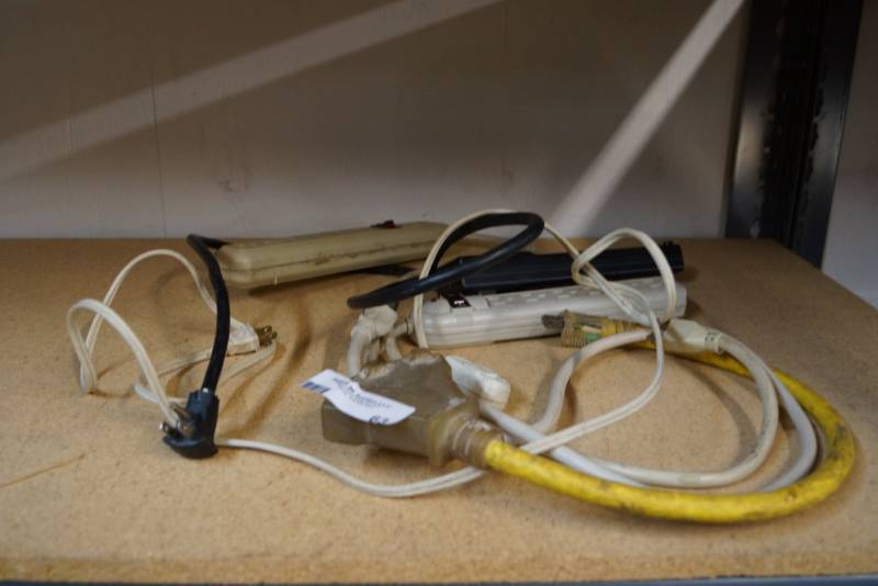 lot 63 image: Power Strip Lot