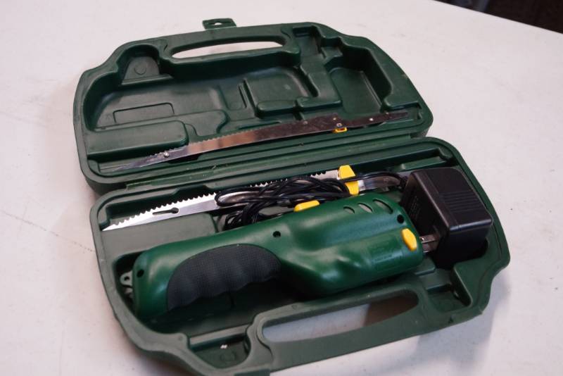 lot 70 image: Anglers Best- Rechargeable Filet Knife