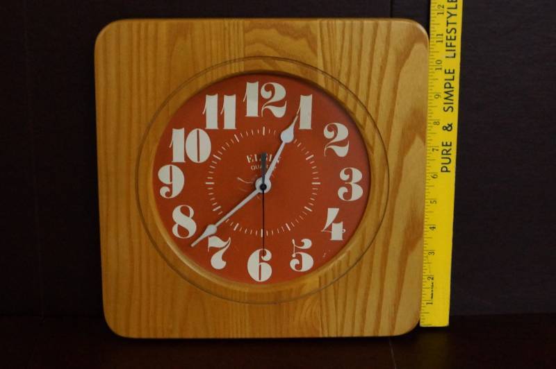 lot 178 image: Elgin Wood Kitchen Clock