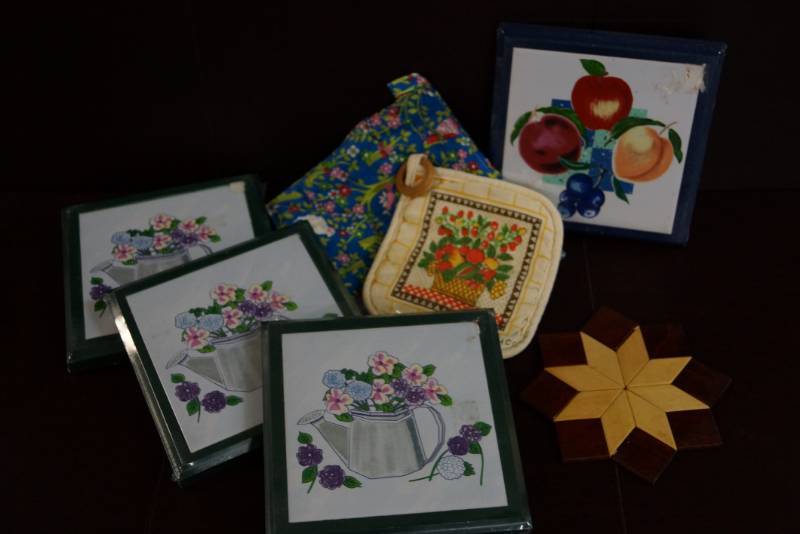 lot 181 image: Kitchen-  Pot and Pan Holders- LOT