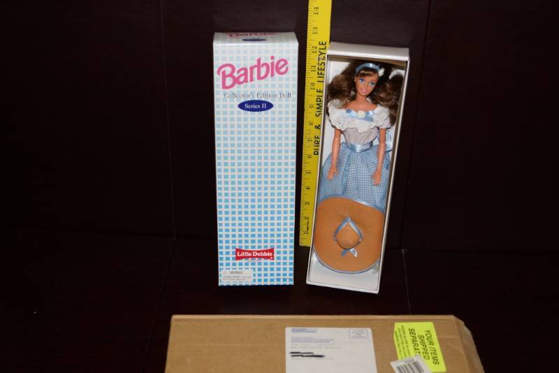 lot 187 image: 1995 Boxed Barbie- Little Debbie