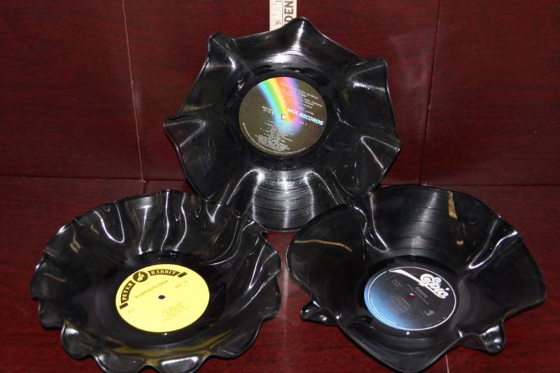 lot 615 image: COOL 3 Vinyl Record Bowls