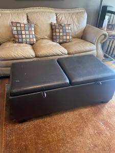 lot 906 image: Reversible ottoman 19 x 48 x 24 in