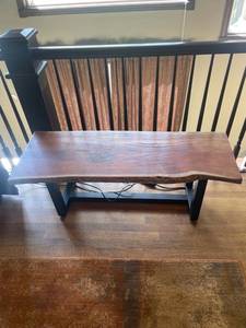 lot 909 image: Live edge bench18 x 48 x 19 in