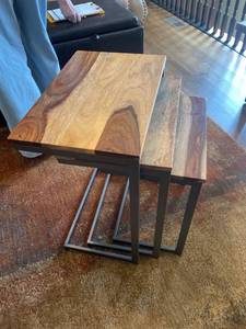 lot 910 image: Nesting table triolargest is 24 x 18 x 12 in
