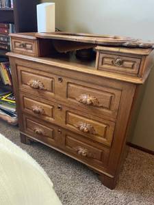lot 916 image: Antique walnut 5 drawer vanity dresser with broken mirror38 x 37 x 18 in mirror 31 in tall