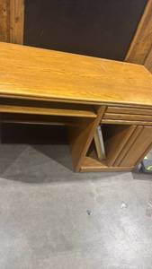 lot 954 image: Traditional Oak Computer Desk 30x48x25