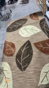 lot 970 image: Dalyn area rug 93x59