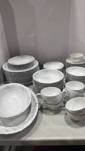 lot 1066 image: 69 piece Camelot China Carrousel set
