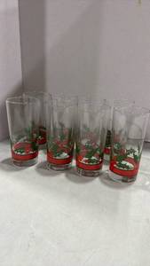 lot 1075 image: Christmas Holly Berry Drinking Glasses Set