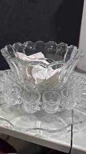lot 1081 image: 12 cup punch bowl