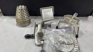 lot 1085 image: Griscer Rotary Food Chopper with Cone Grater