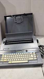 lot 1091 image: Smith Corona Mark XX Electronic Typewriter