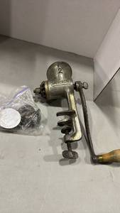 lot 1127 image: Universal No. 2 Cast Iron Meat Grinder