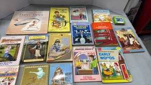 lot 1170 image: Classic Childrens Book Collection - 1980s90s Mixed Lot