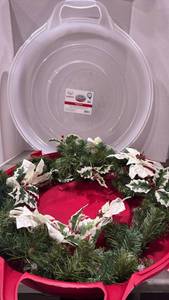 lot 1192 image: Prelit greenery in wreath box
