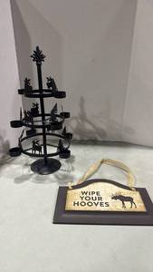 lot 1202 image: Wilderness Moose Decor Set