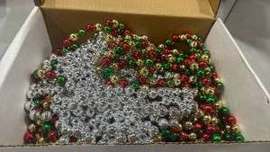 lot 1215 image: Beaded garland