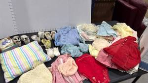 lot 1405 image: Vintage baby clothes, shoes and crochet booties
