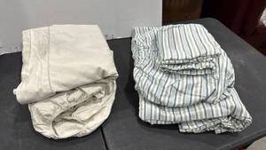 lot 1407 image: Queen flannel sheets and queen flat and fitted