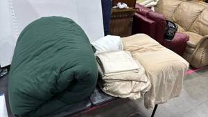 lot 1410 image: King comforter, sheets, bedskirt and pillow