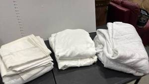lot 1414 image: 2 king sheets and mattress pad