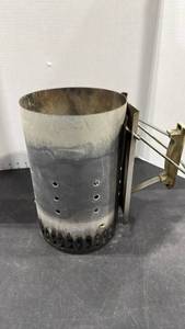 lot 1448 image: Weber  chimney starter