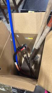 lot 1499 image: Shovels, saws and more