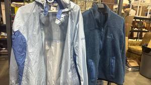 lot 1512 image: Columbia and Alaska jackets size XL & L
