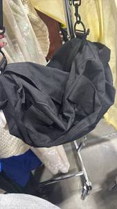 lot 1516 image: Small duffle bag
