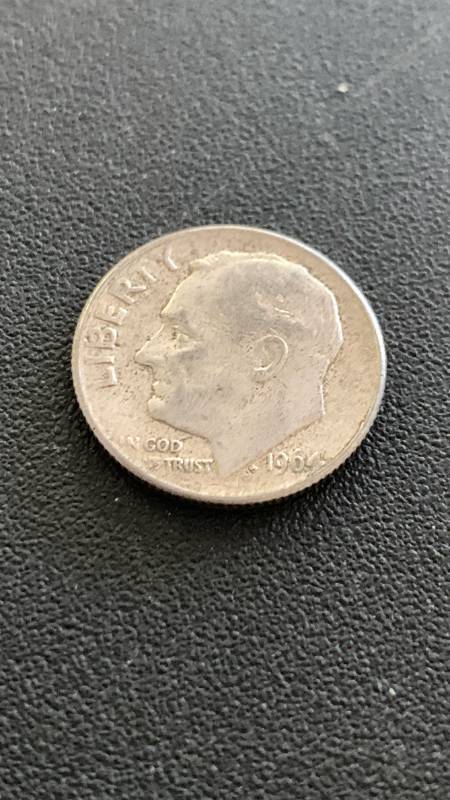 lot 3 image: 1964 Roosevelt Silver Dime US Coin 90% silver