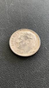 lot 7 image: 1964 Roosevelt Silver Dime US Coin 90% silver