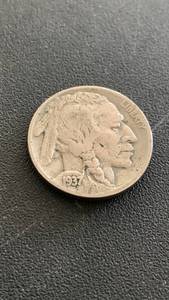lot 13 image: 1937 Indian Head Buffalo Nickel US Coin