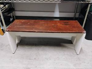 lot 1002 image: Traditional Pine Wood Table Top with White Base