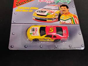 lot 1005 image: 1996 Kelloggs Racing #5 Monte Carlo Diecast Car