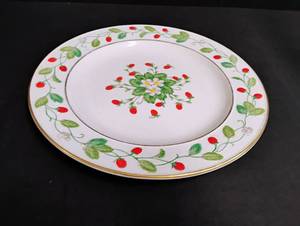 Italian Strawberry Pattern Serving Plates