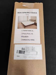 lot 1044 image: Queen Size Ivory Box Spring Cover
