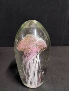 lot 1080 image: Pink Jellyfish Glass Paperweight
