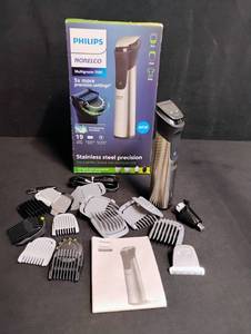 lot 1106 image: Philips Norelco Multigroom 7000 All-in-One Trimmer