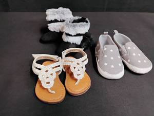 lot 1112 image: Wonder Nation Baby Shoe Bundle